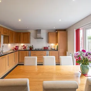  Holiday home 4 Bedroom House In Ilkley United Kingdom